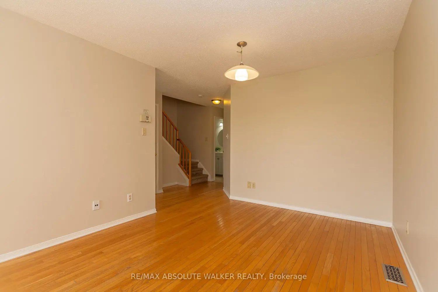 1411 Caravel Crescent photo 4