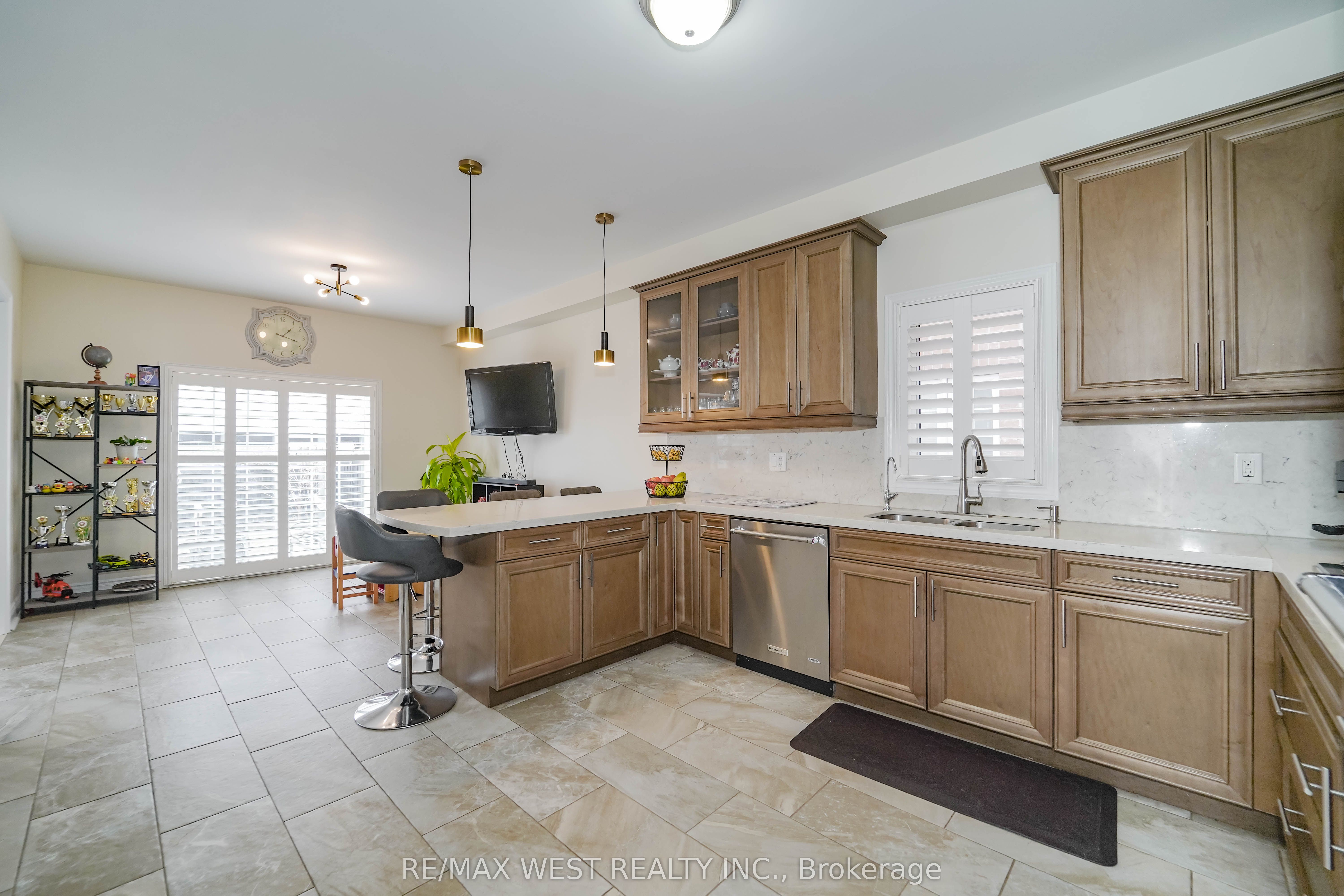 Additional image 4 of 63 Sharplin Drive, Ajax, ON, L1Z 0P4
