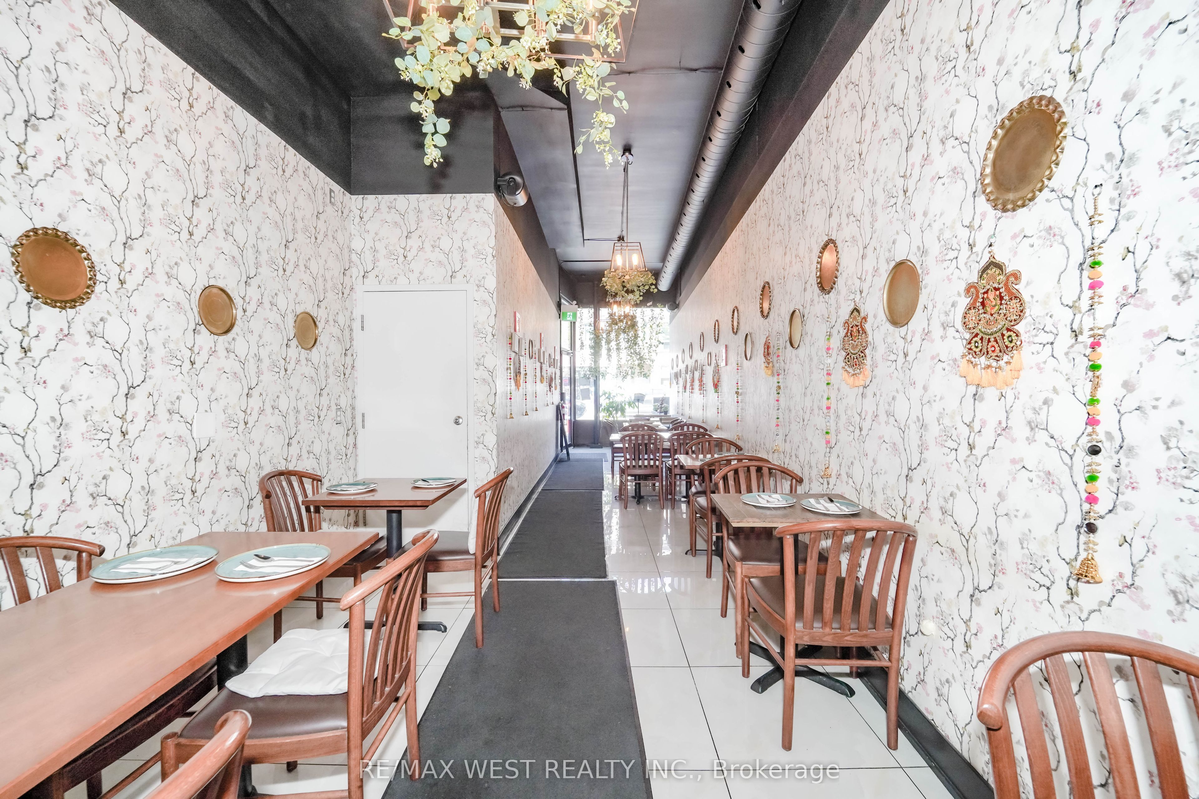 Additional image 2 of 507 Queen Street W, Toronto, ON, M5V 2B4