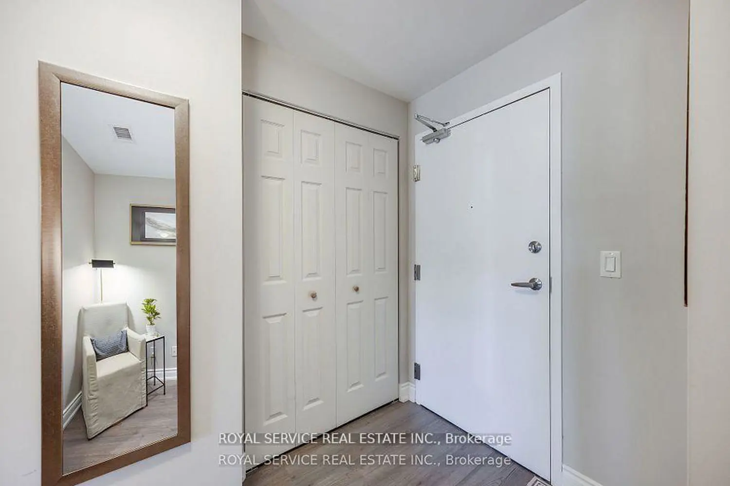 21 Brookhouse Drive 220 photo 3