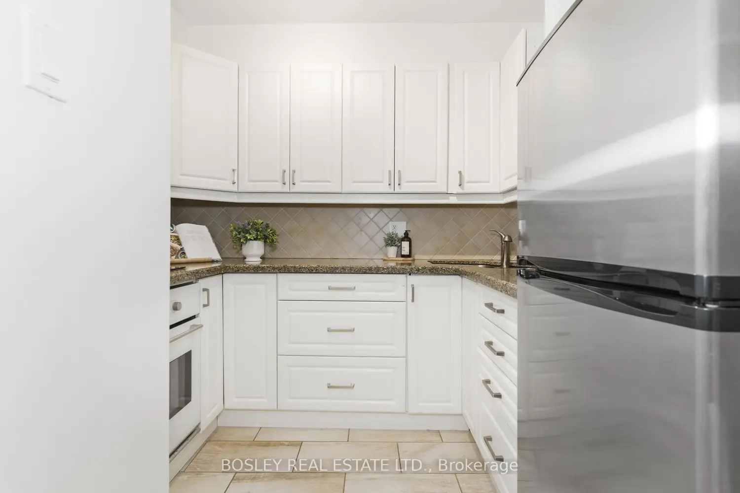 Additional image 7 of 335 Lonsdale Road 210