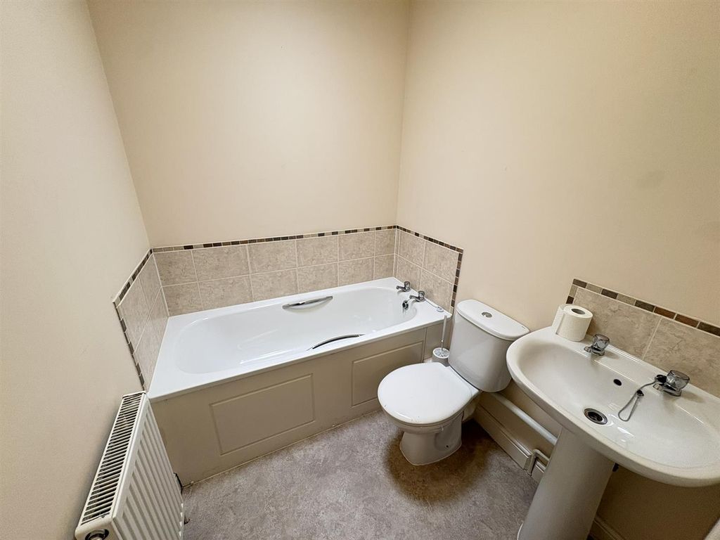 Additional image 10 of 2 bed flat to rentBroadway, Sandown PO36
