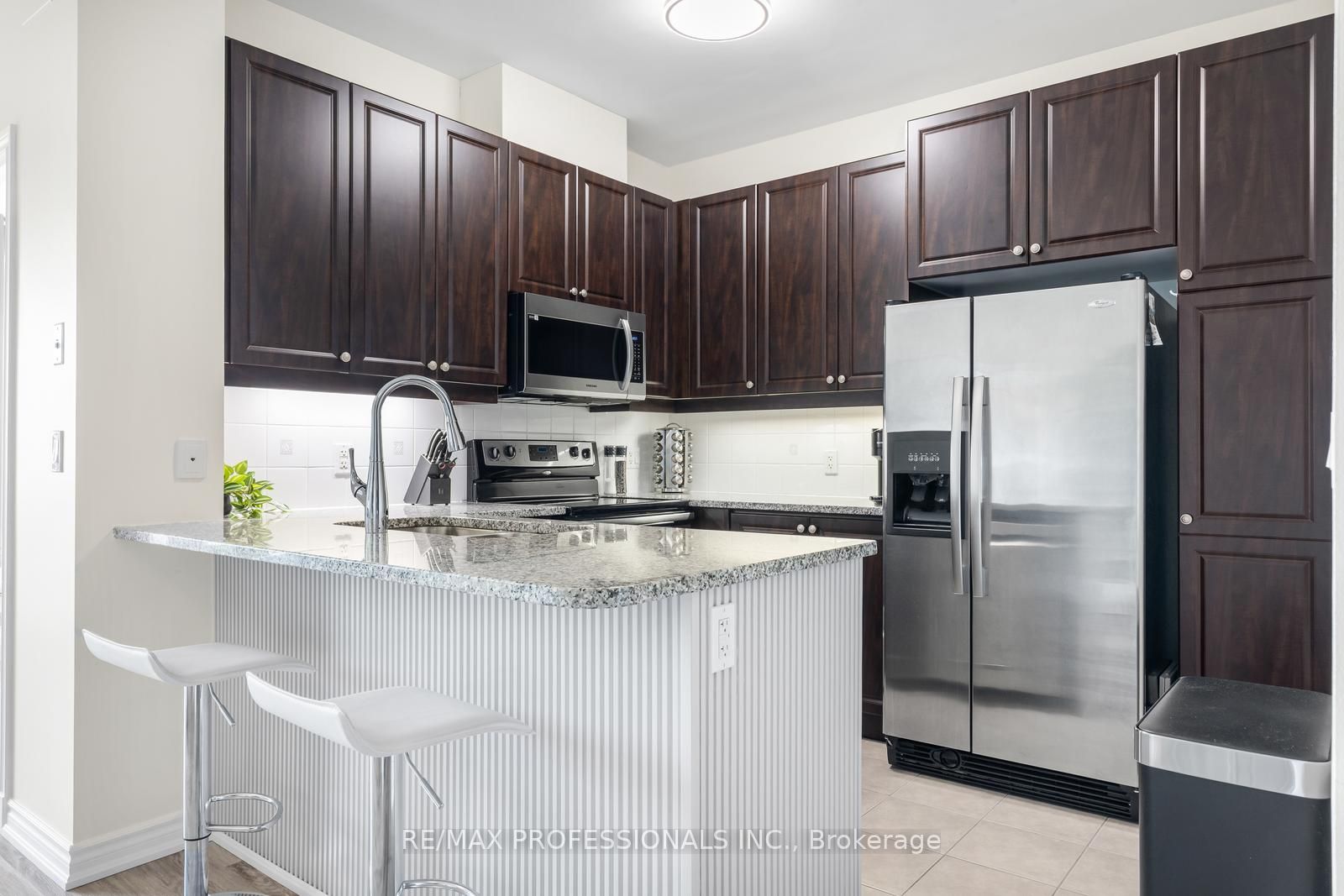 Additional image 6 of 801-1135 Royal York Road, Toronto, ON, M9A 0C3