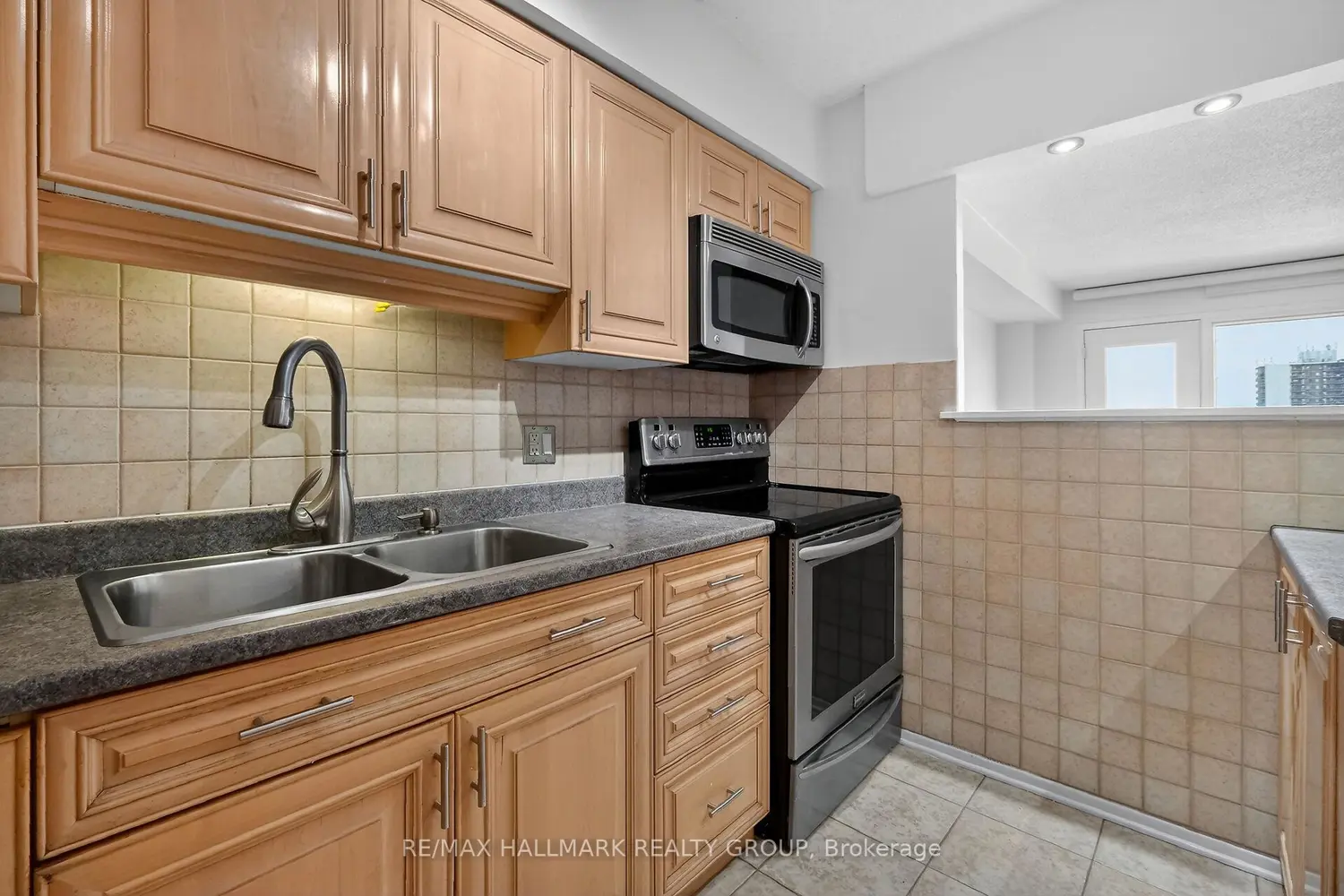 Additional image 8 of 158C Mcarthur Avenue 1408