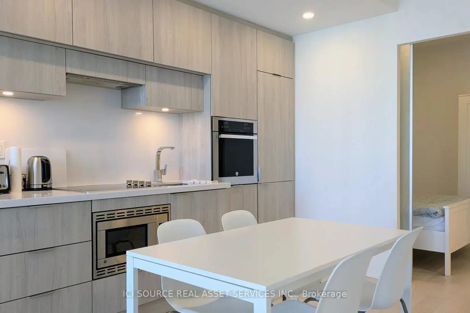 Additional image 4 of 39 Roehampton Avenue 3210