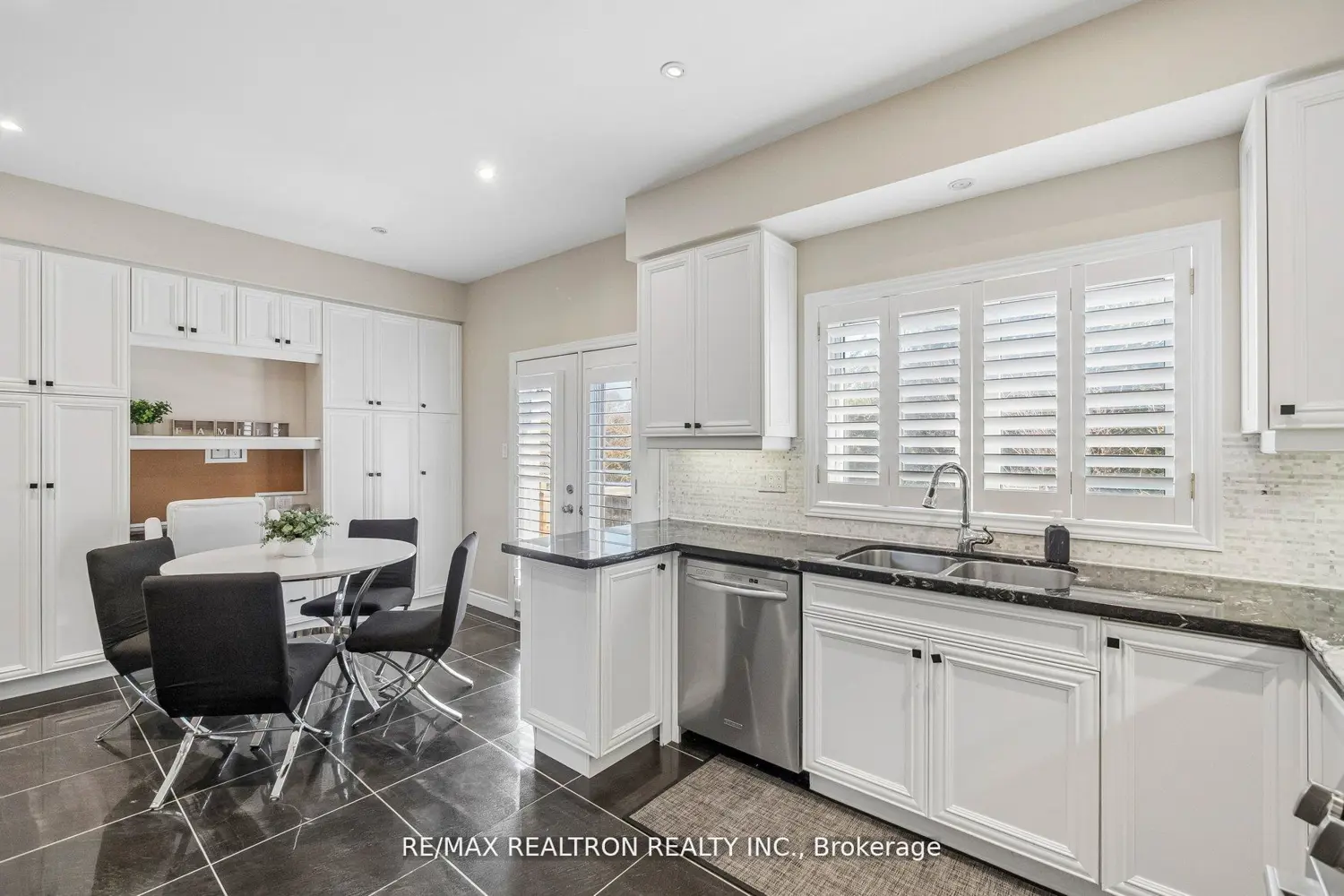 Additional image 5 of 8909 Bathurst Street 5