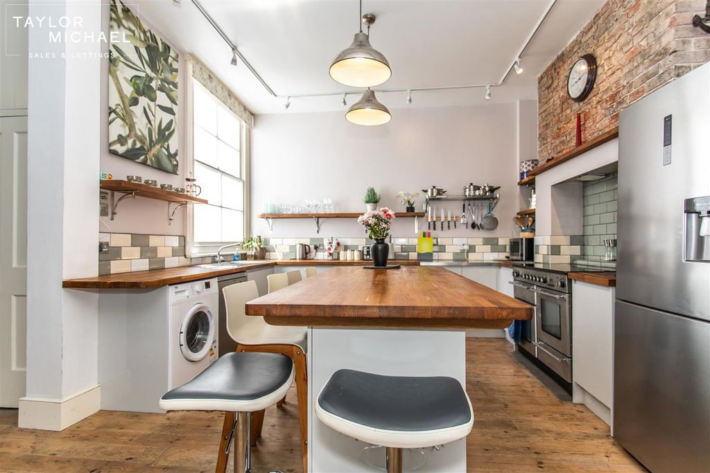 Additional image 2 of 4 bed flat to rentSt. Georges Road, Brighton BN2