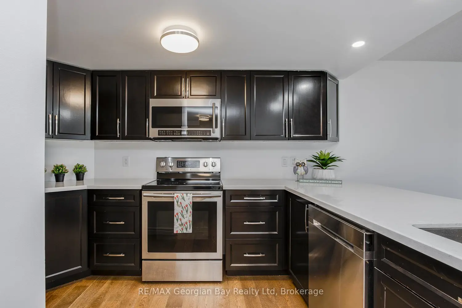 Additional image 7 of 11 Beck Boulevard 404