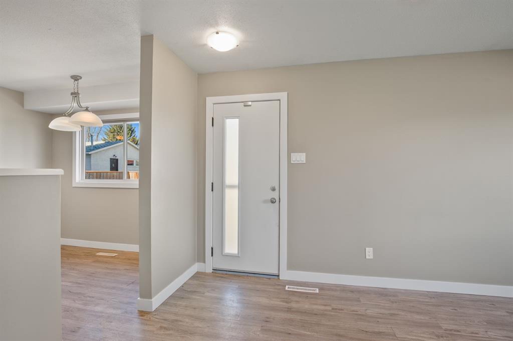 Additional image 3 of 39 Olsen Street, Red Deer, AB, T4N 5B8