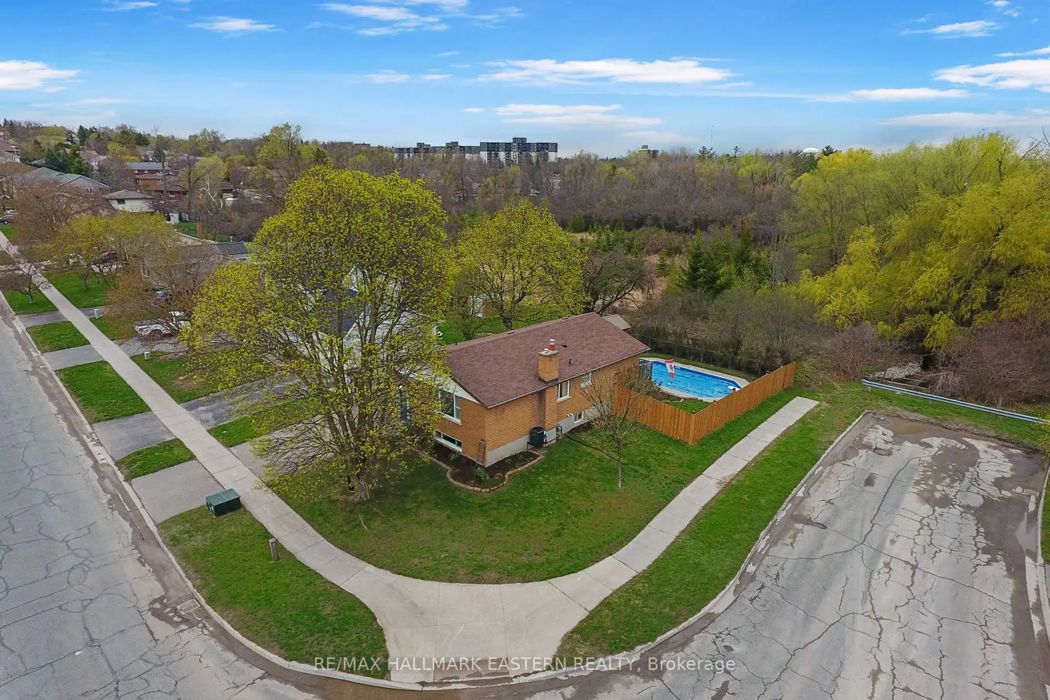 950 Silverdale Road