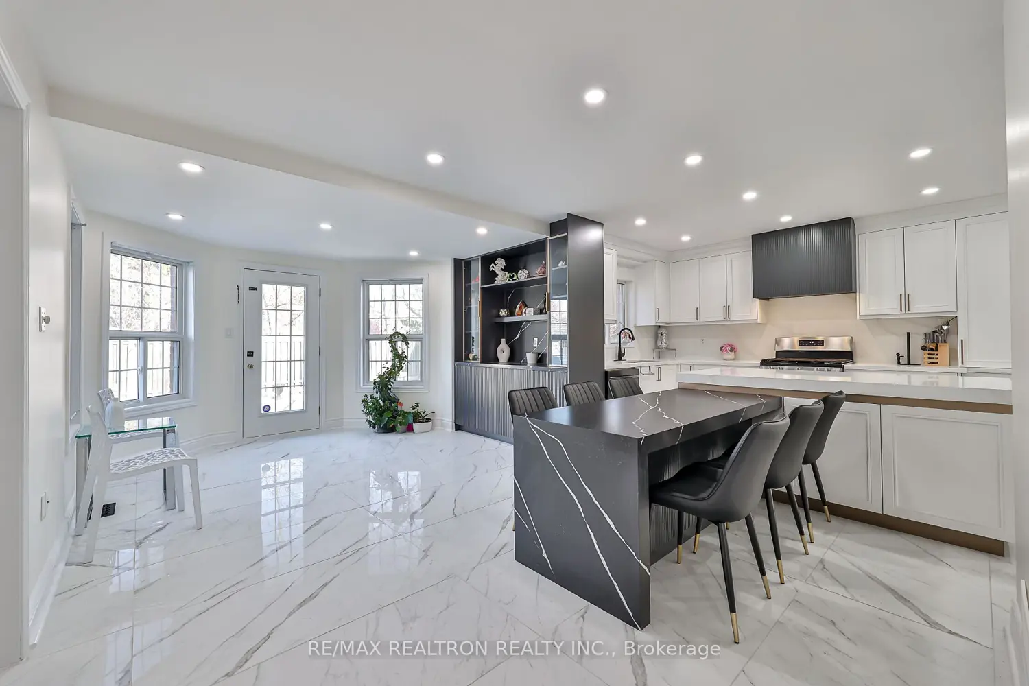 25 Highcastle Avenue photo 4