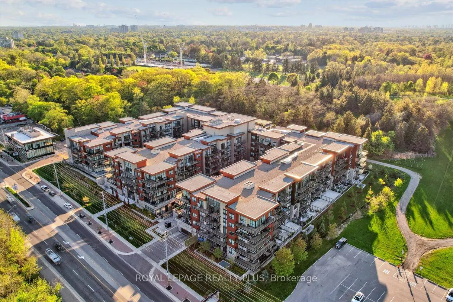 1575 Lakeshore Road 440 photo 4
