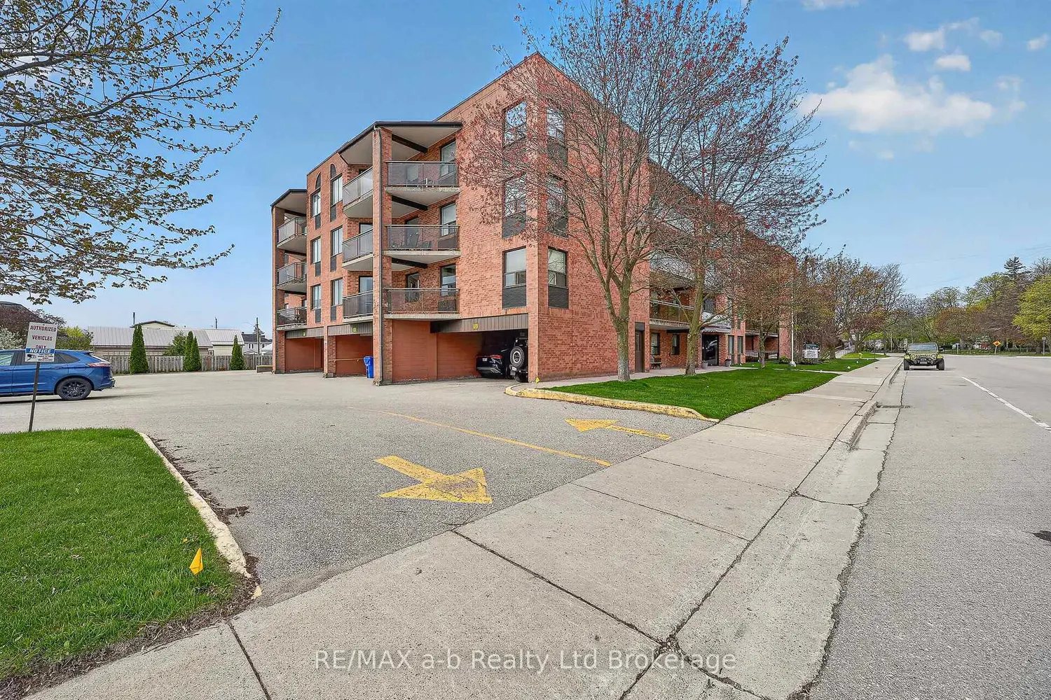 Additional image 13 of 75 Bridge Street 402