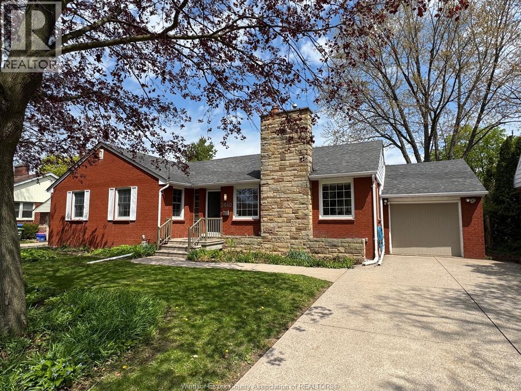 2440 Buckingham Drive, Windsor, ON, N8T2B5