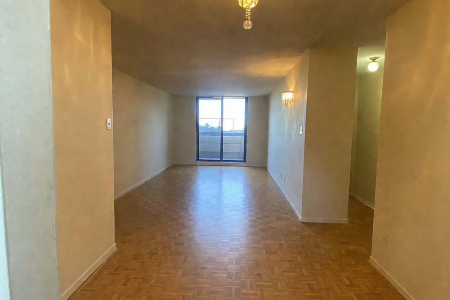 Additional image 3 of 4673 Jane Street 811