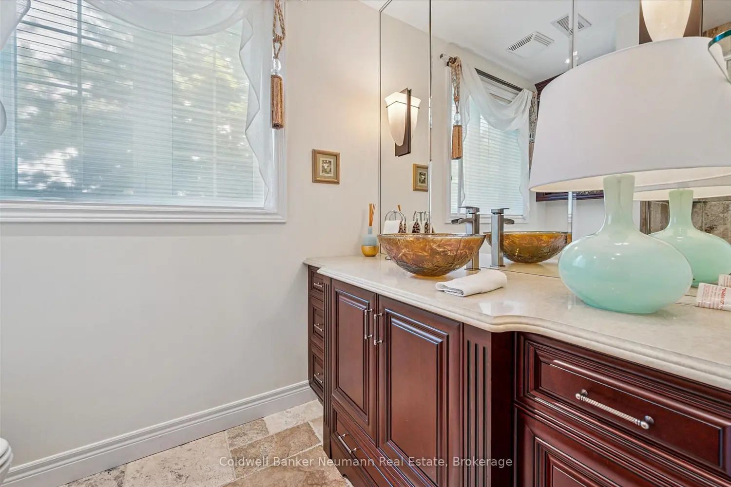 255 Summerfield Drive 20 photo 4