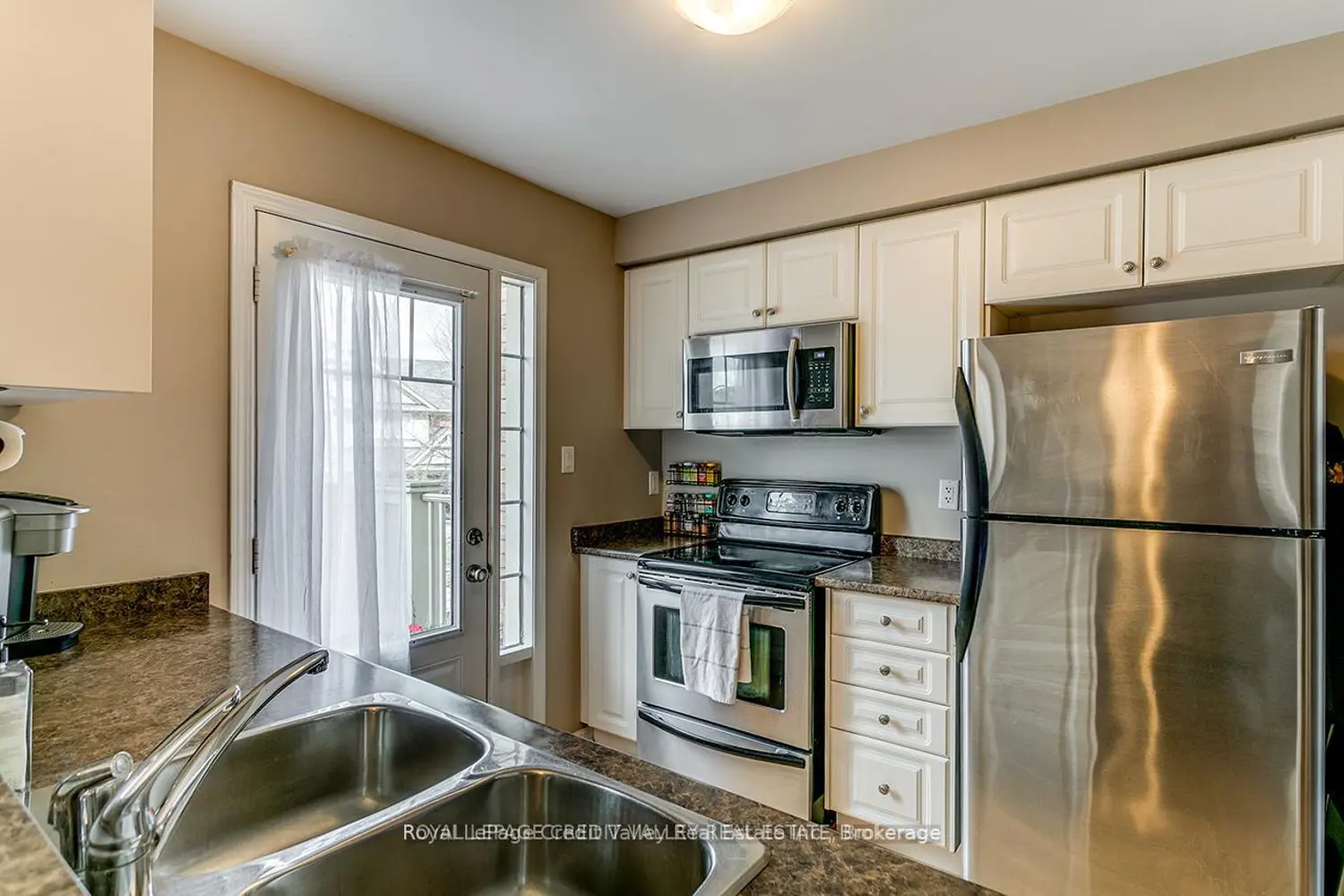 888 Fowles Court photo 4