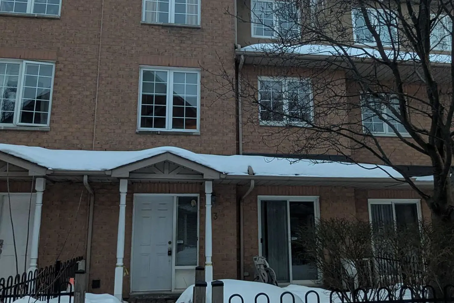 20 St Moritz Way 13