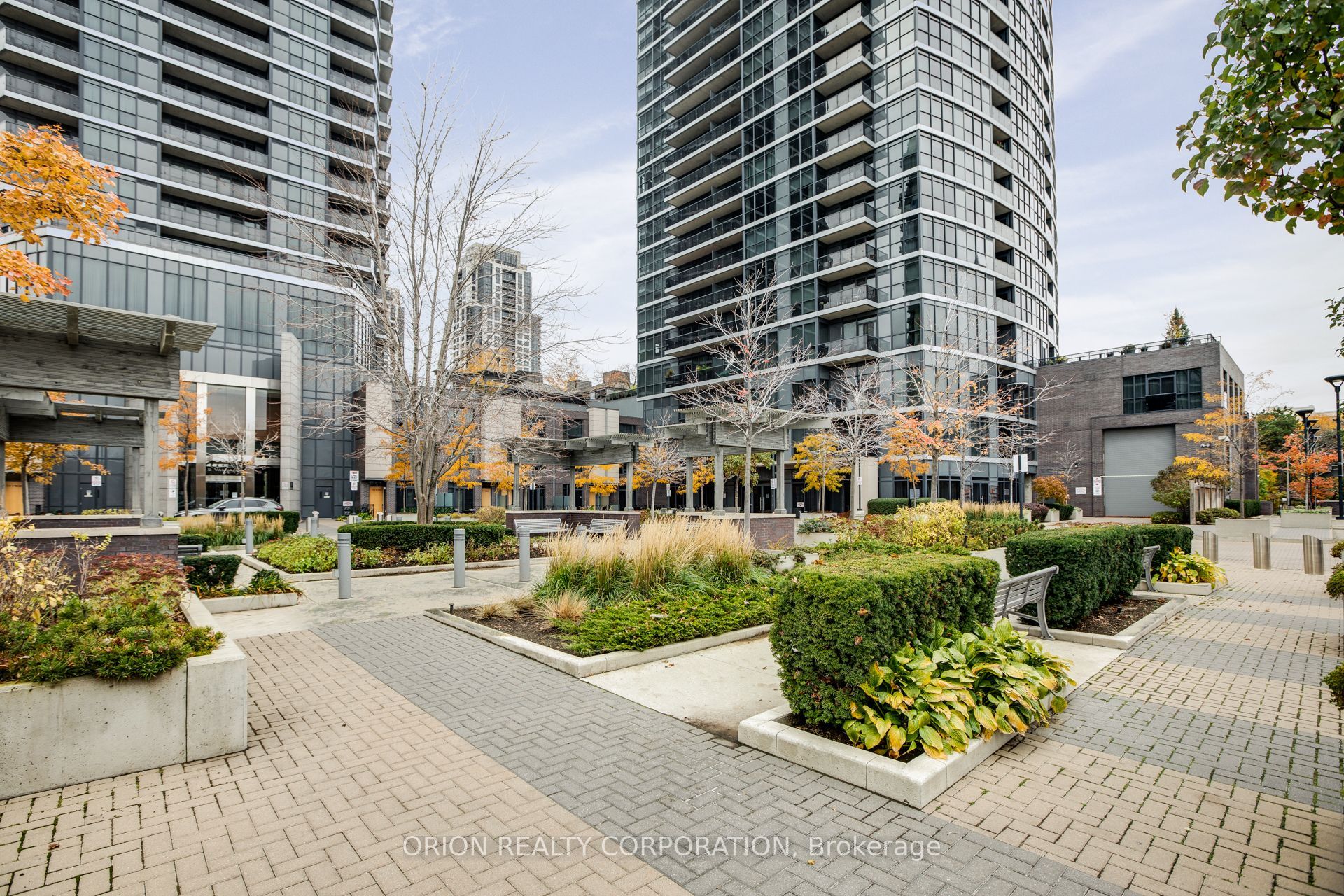 Additional image 3 of 1303-9 Valhalla Inn Road, Toronto, ON, M9B 0B2