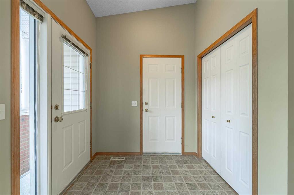 Additional image 5 of 44 Prestwick Pond Terrace SE, Calgary, AB, T2Z 3Z8