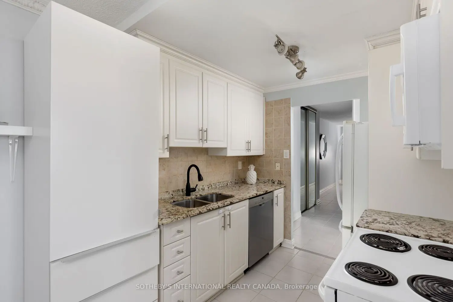 Additional image 4 of 1515 Lakeshore Road 1103