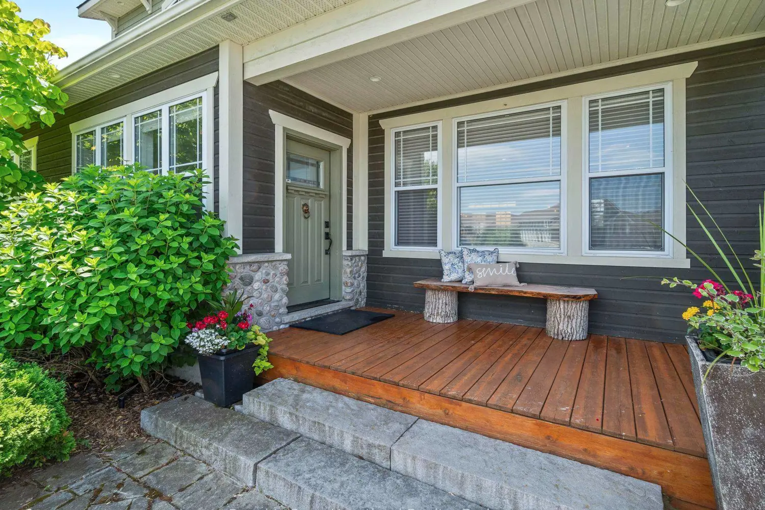 24 Thimbleweed Drive