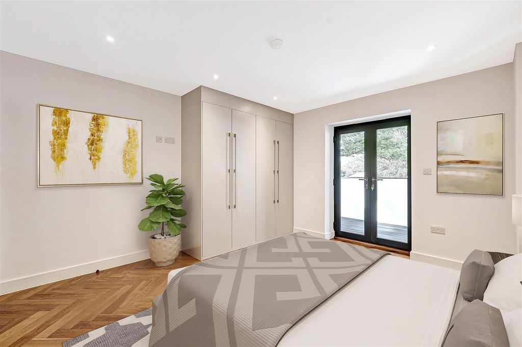 Additional image 7 of 3 bed flat to rentManor Road, Chigwell IG7