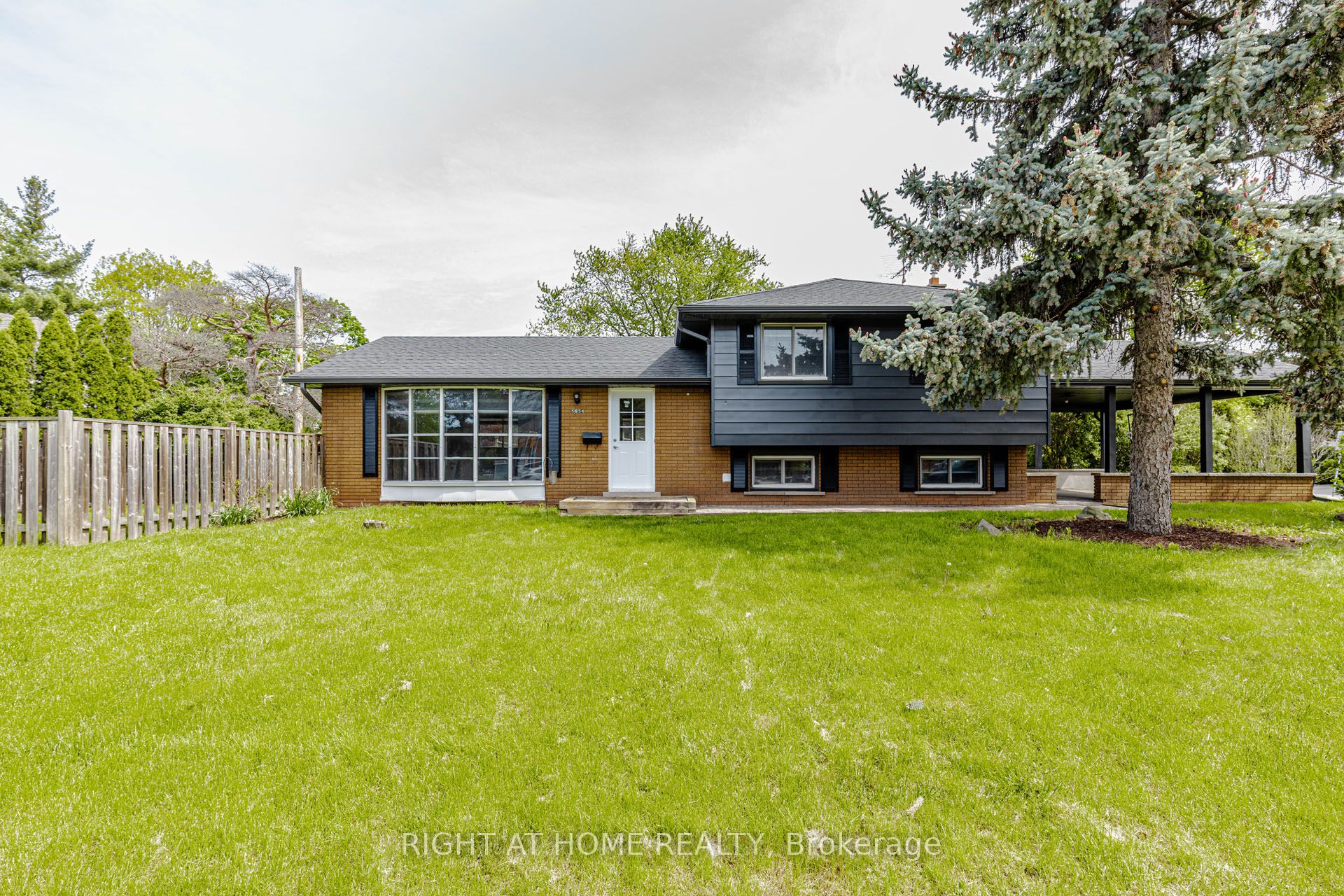 5154 New Street, Burlington, ON, L7L 1V4