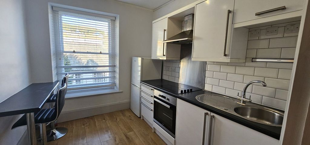 1 bed flat to rentQueens Road, Aberystwyth SY23
