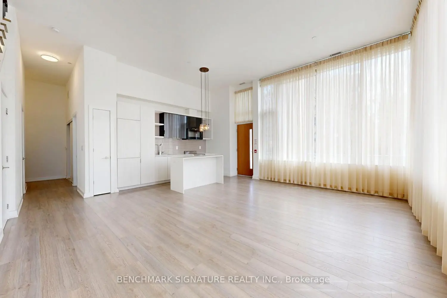 Additional image 6 of 6 Parkwood Avenue Th106