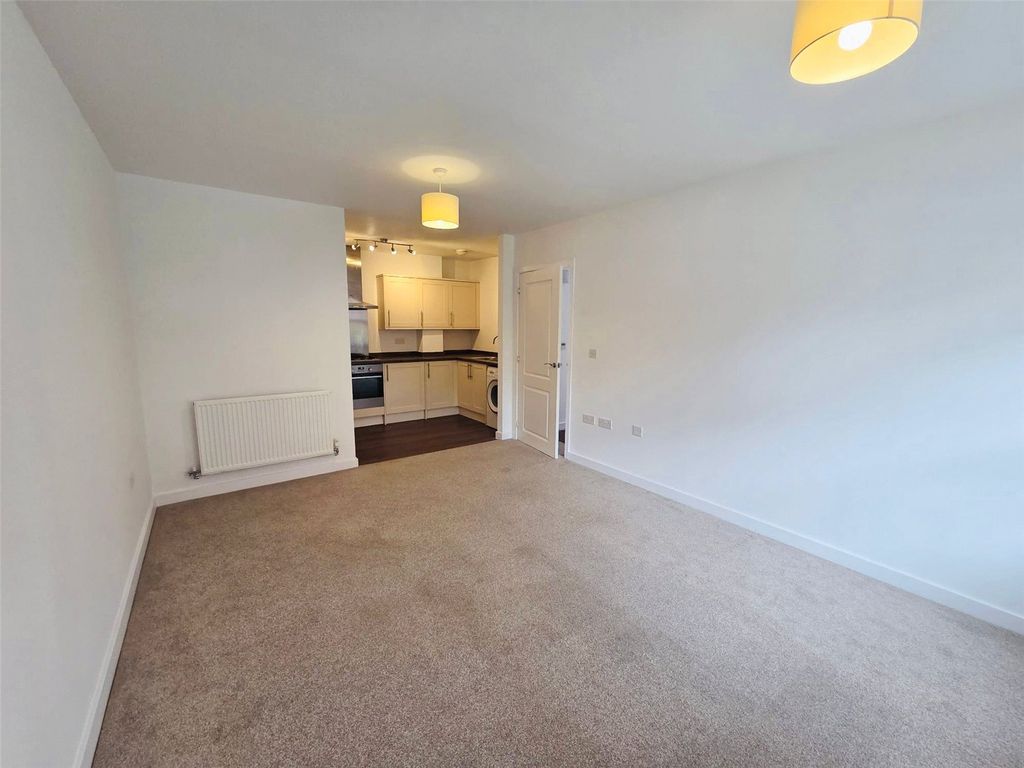 Additional image 5 of 1 bed property to rentRunnymede Drive, Odiham, Hook, Hampshire RG29