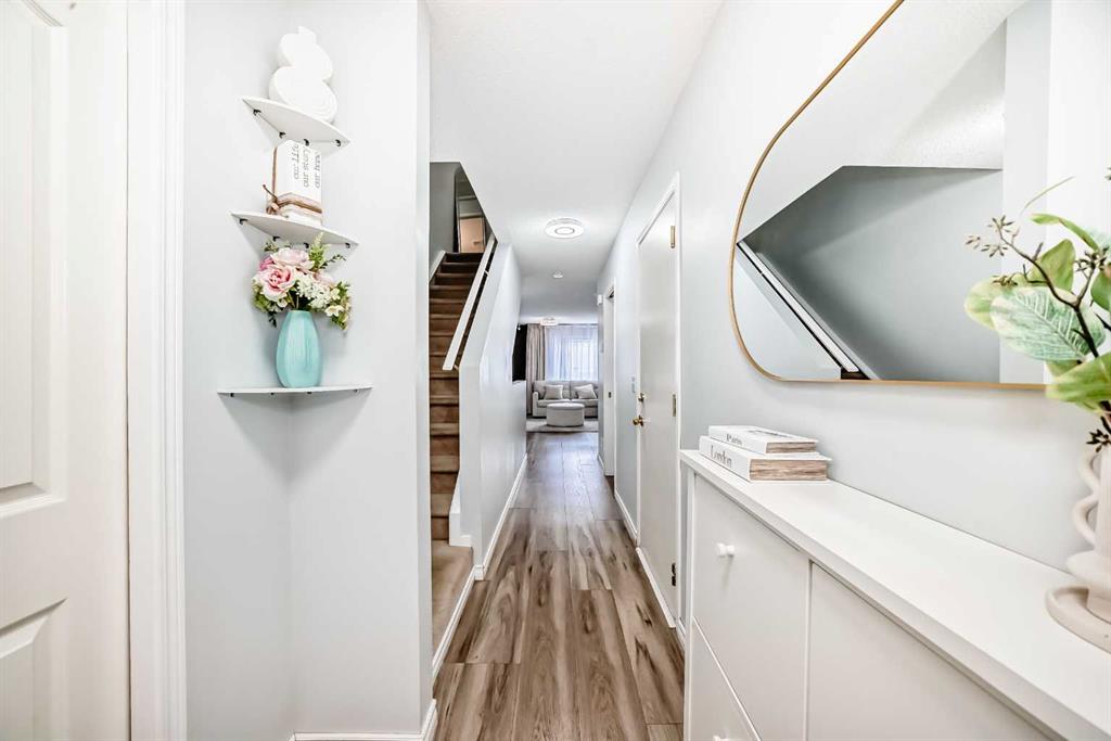 Additional image 4 of 57 Mt Aberdeen Manor SE, Calgary, AB, T2Z 3N8