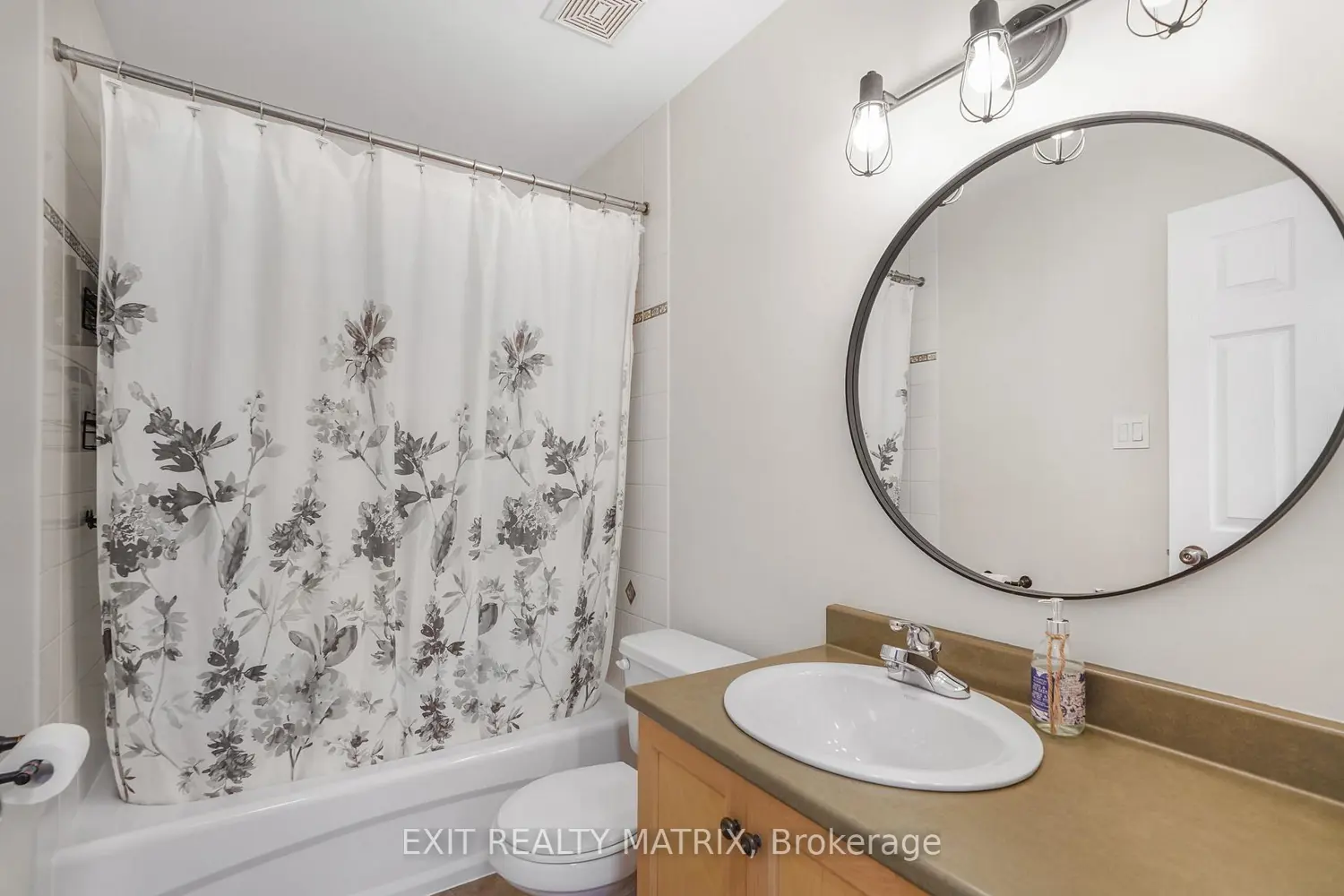Additional image 10 of 403 Centenaire Street