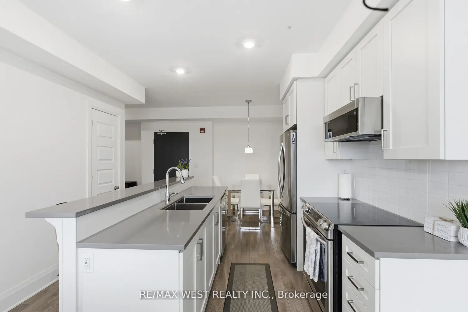 Additional image 7 of 2 Adam Sellers Street 412