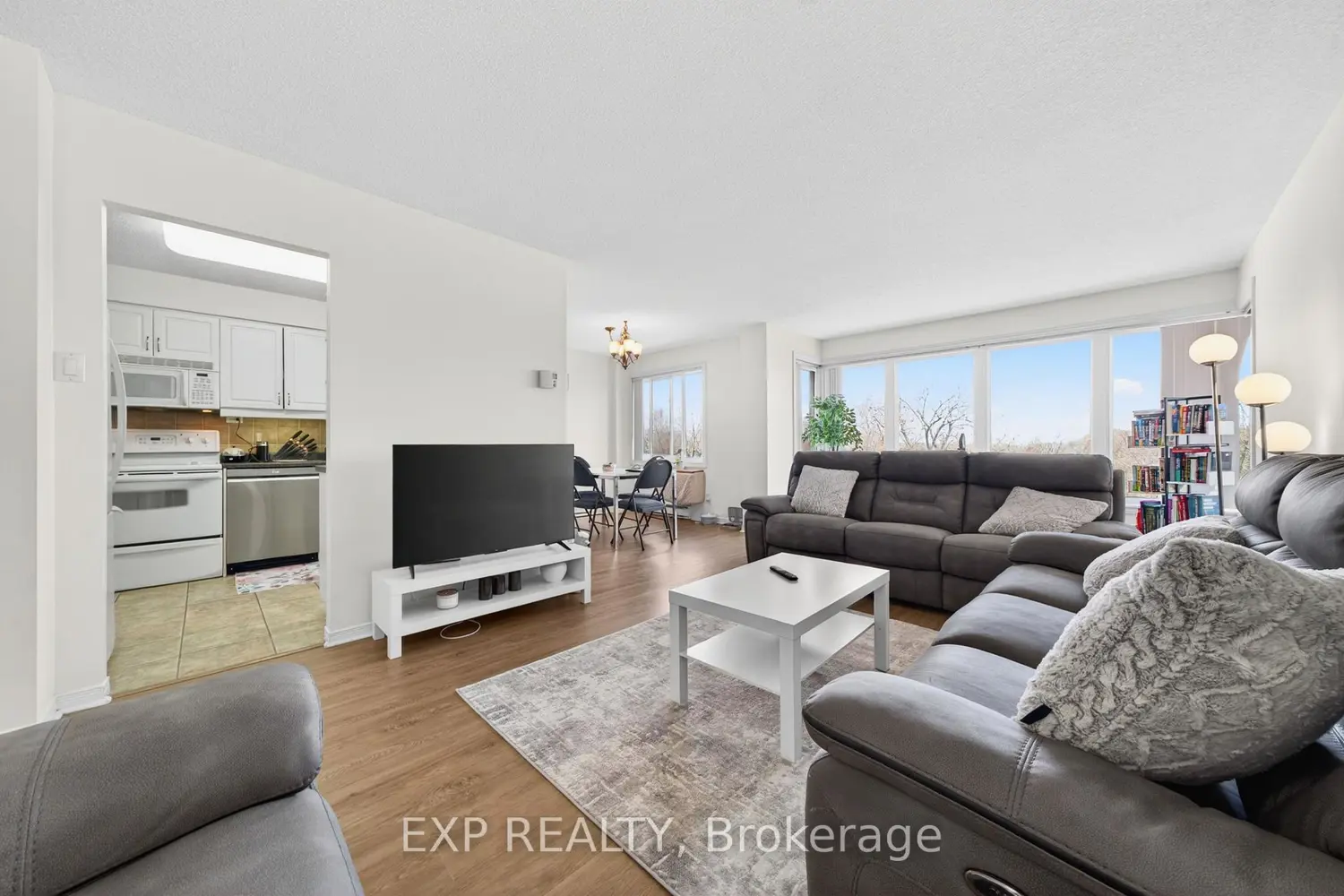 225 Alvin Road 605 photo 4