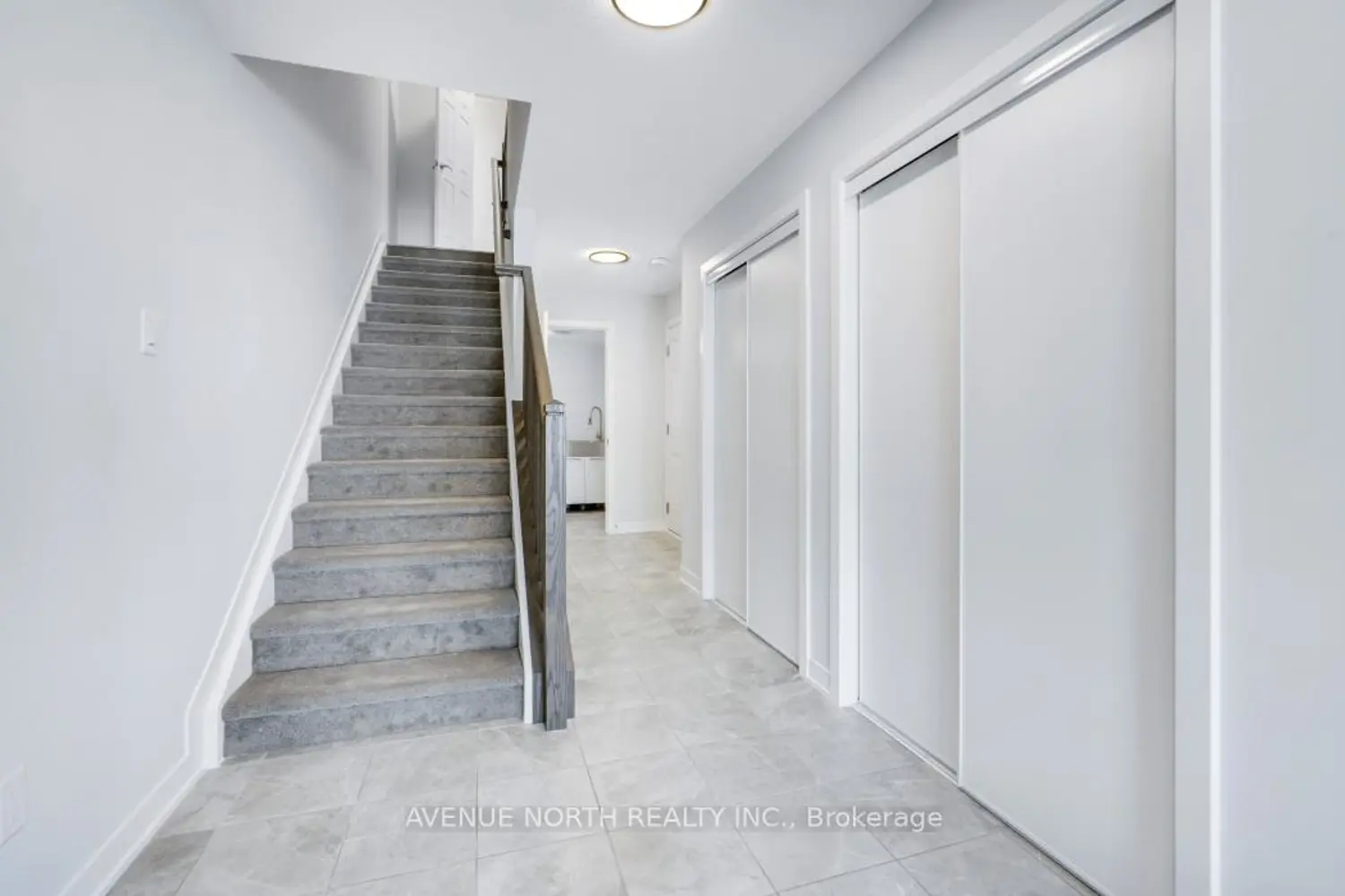 Additional image 2 of 702 Hydrus Private