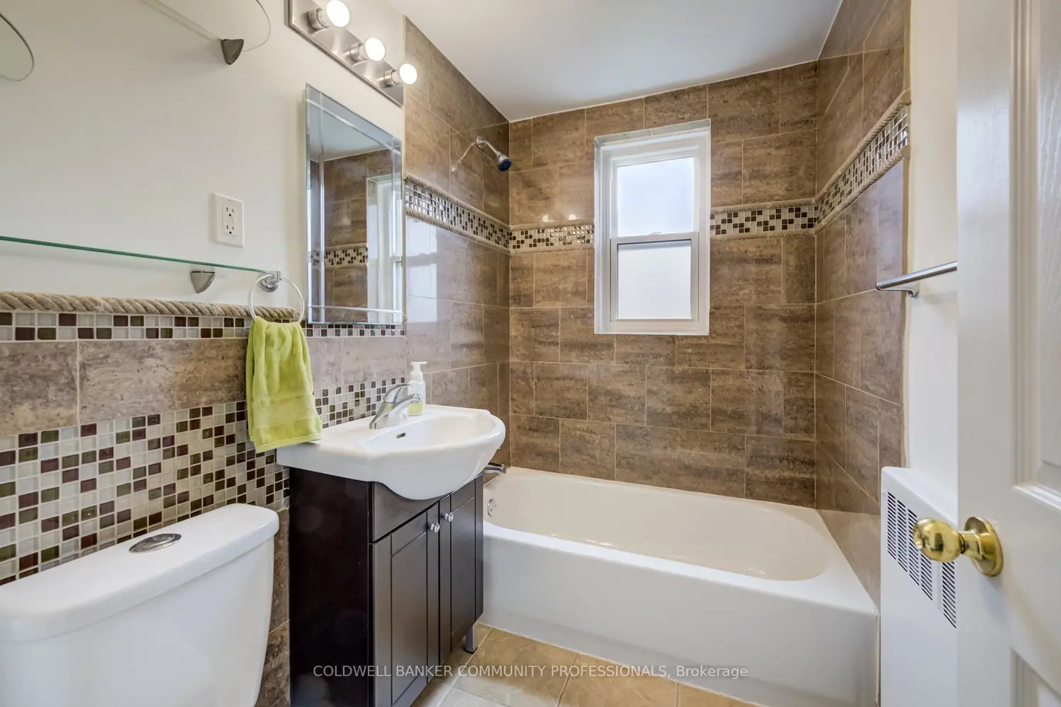 Additional image 15 of 137 Emerald Street