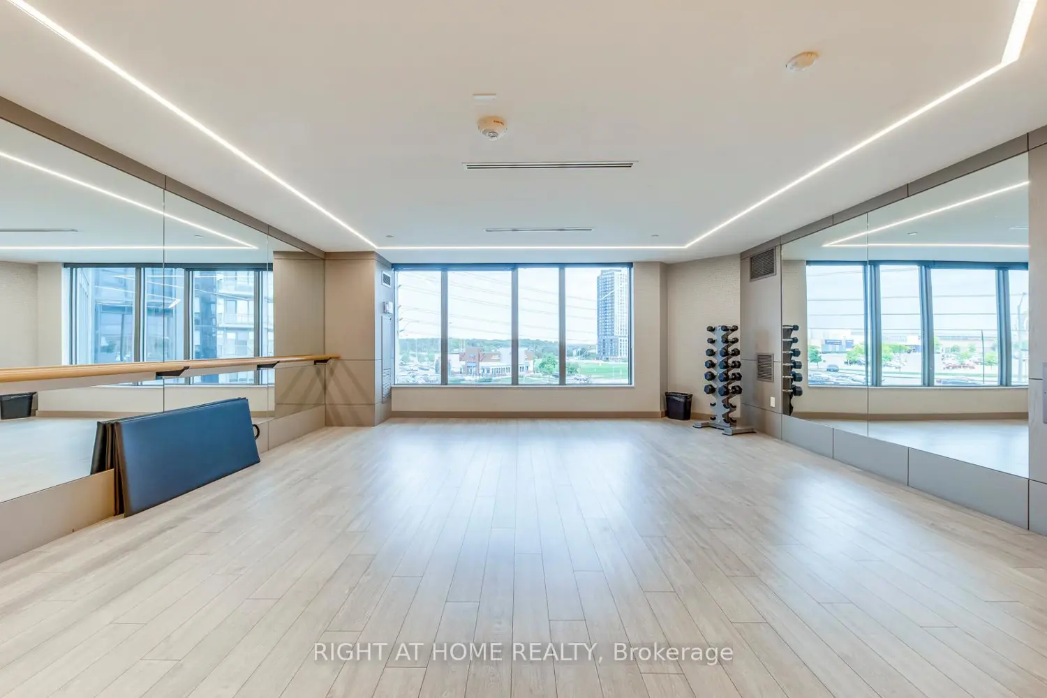 Additional image 17 of 4675 Metcalfe Avenue 206