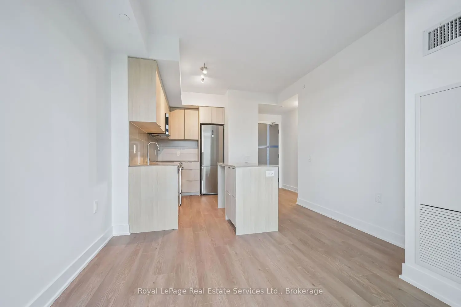 Additional image 15 of 2088 James Street 711