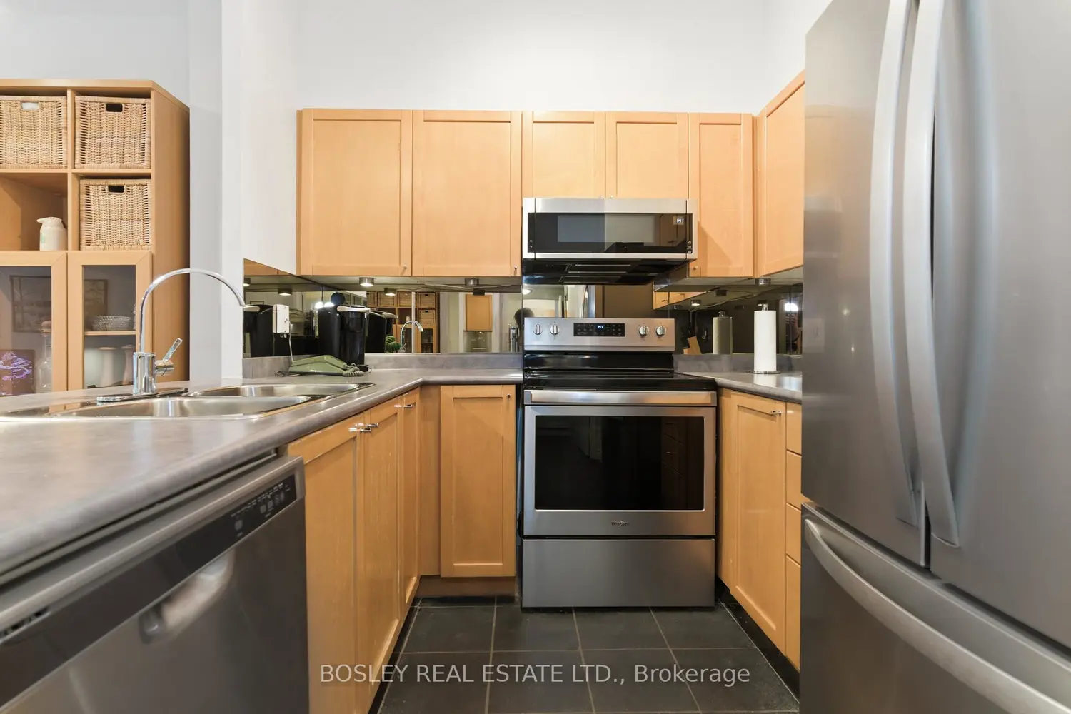 600 Queens Quay West 106