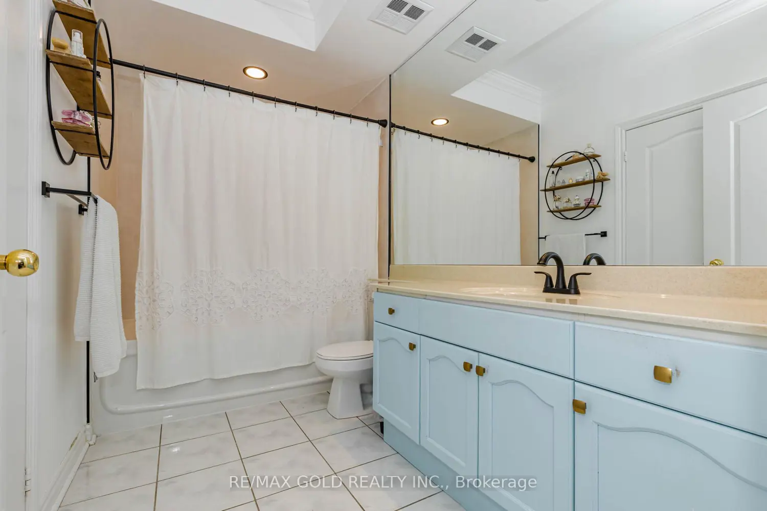 Additional image 17 of 3351 Cawthra Road 223