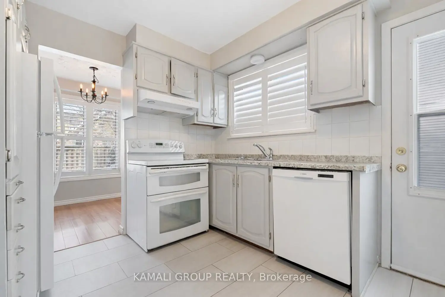 Additional image 8 of 582 Lakeview Avenue