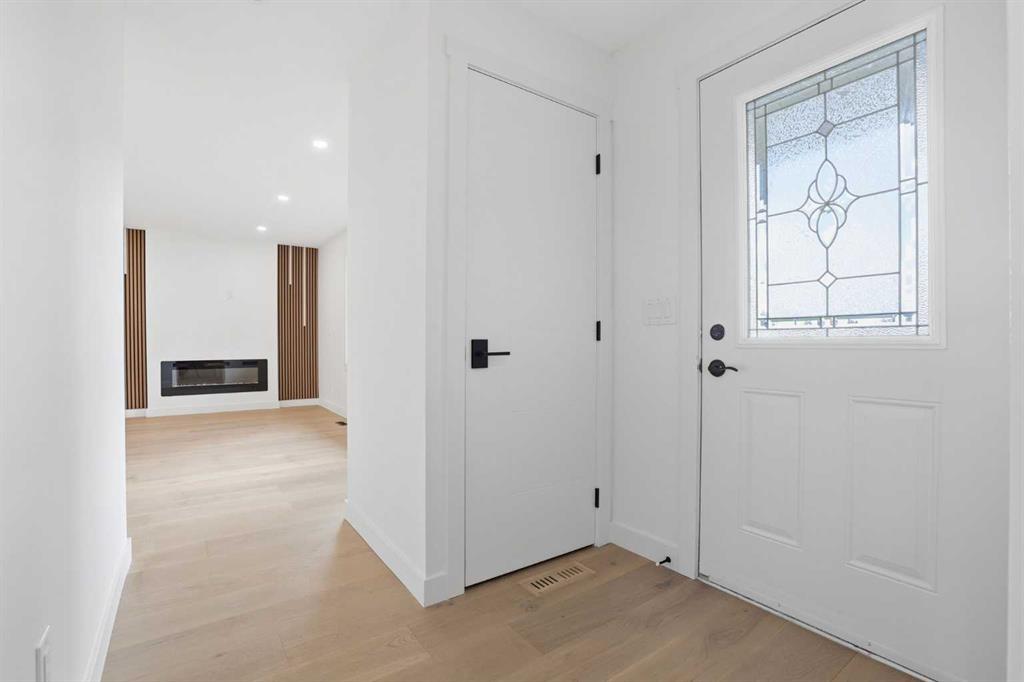 Additional image 5 of 5439 Dalrymple Crescent NW, Calgary, AB, T3A 1R4