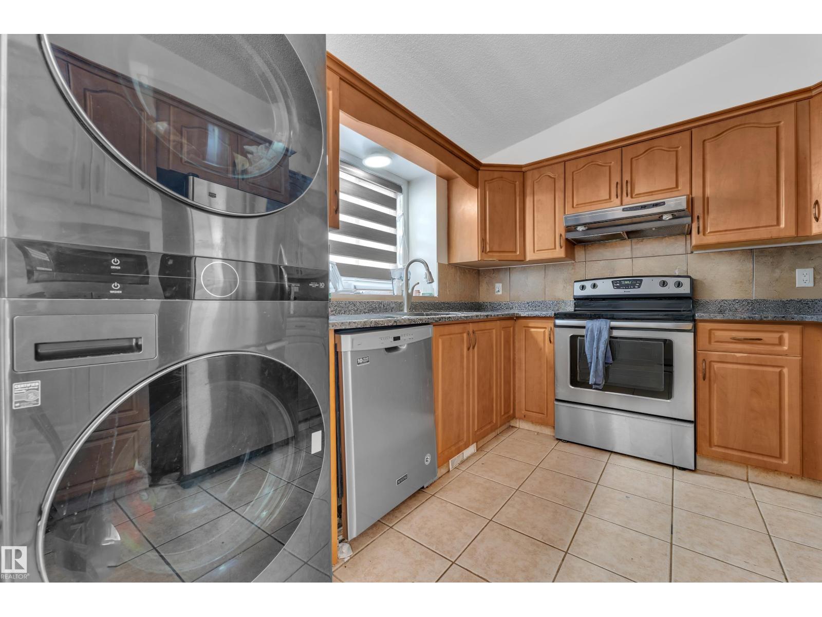 Additional image 6 of 2536 35 Street NW, Edmonton, AB, T6L4G3