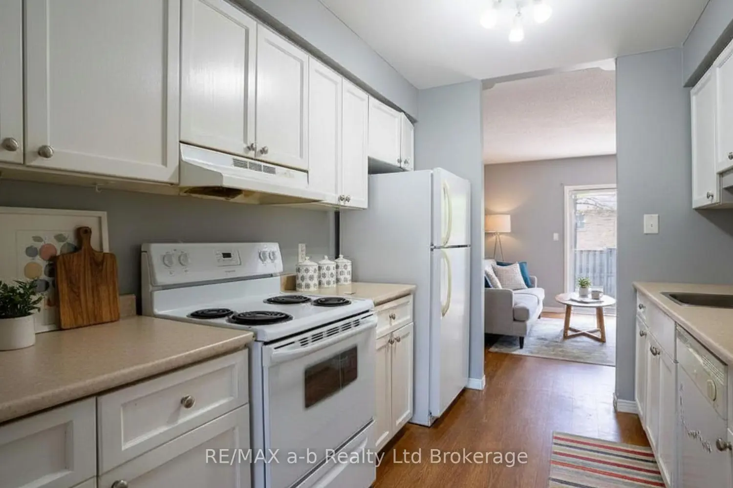 Additional image 5 of 10 Dufferin Street 27