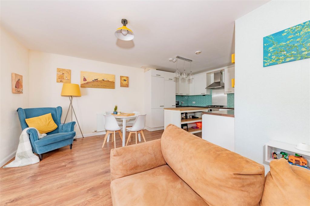 Additional image 4 of 2 bed flat to rentElm Rise, Baldovie, Broughty Ferry DD5