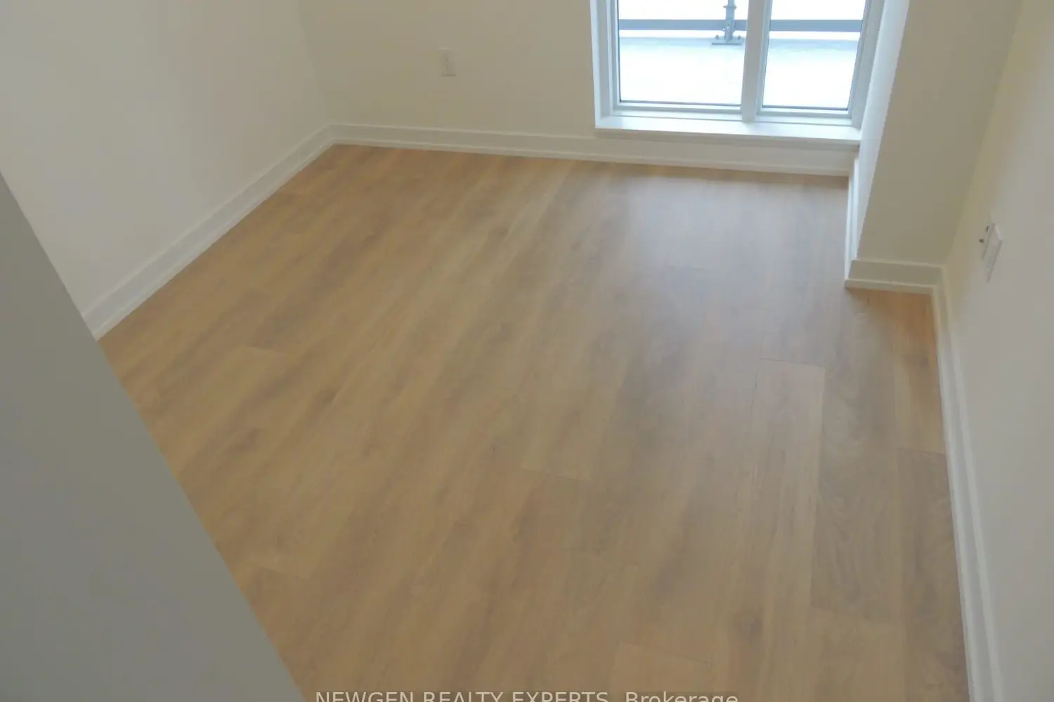 Additional image 16 of 34 Tubman Avenue 1112E