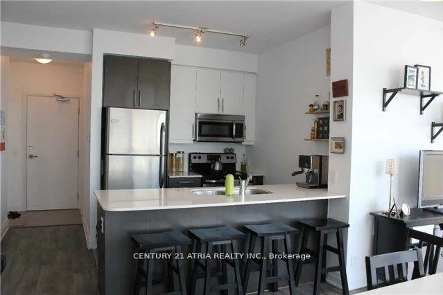 530 St Clair Avenue 1004