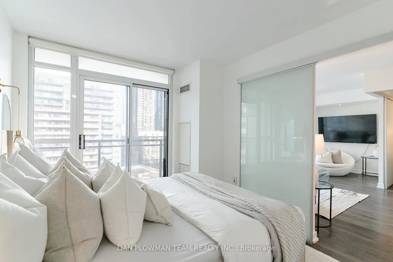 Additional image 8 of 8 Telegram Mews 1006