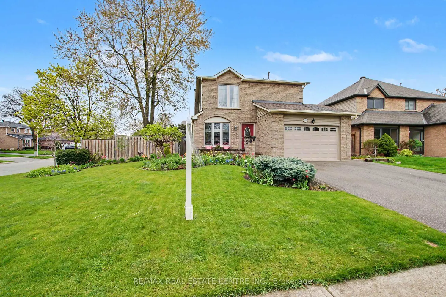 569 Vanier Drive photo 5